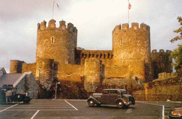 Wales 286a Conwy en Berliet 944 en 1990