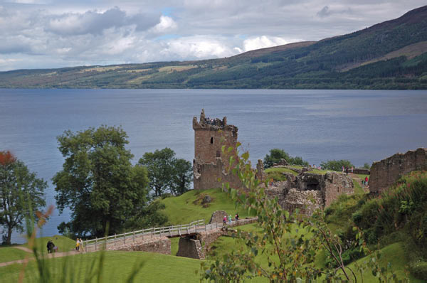 5 Castle Urquhart Loch Ness 01