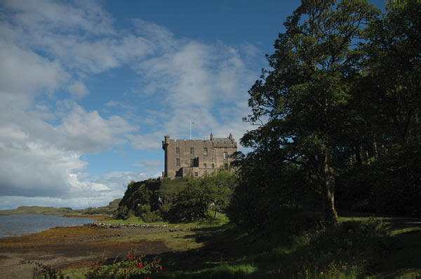 9b Castle Dunvegan of Macleod and garden in Isle of Skye 01  06