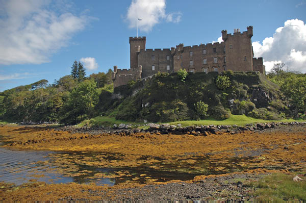 9b Castle Dunvegan of Macleod and garden in Isle of Skye 01  11