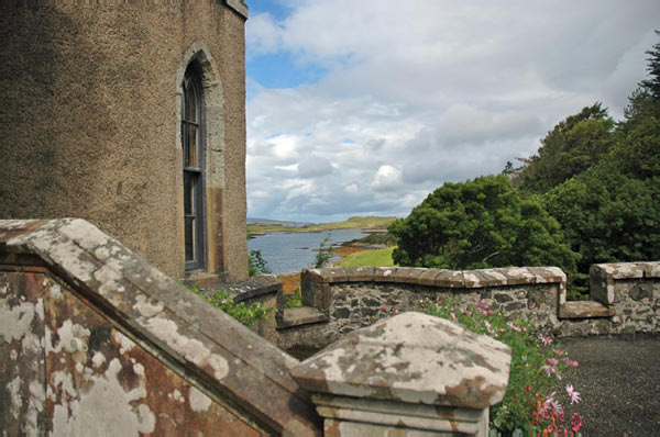 9b Castle Dunvegan of Macleod and garden in Isle of Skye 01  20