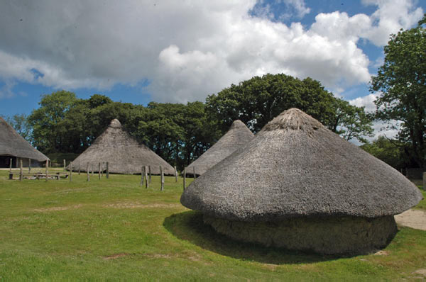 5 Iron Age Fort Castell Hennllys 11