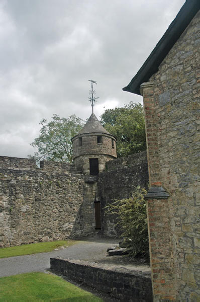 Cahir 1 08