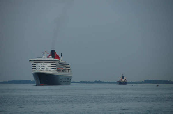 Elbe Queen Mary 2_19