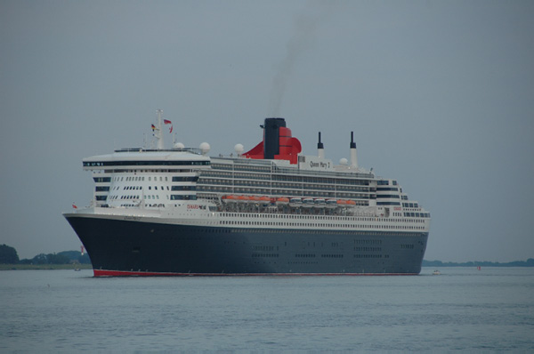 Elbe Queen Mary 2_22