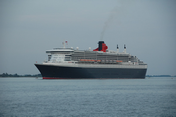 Elbe Queen Mary 2_23