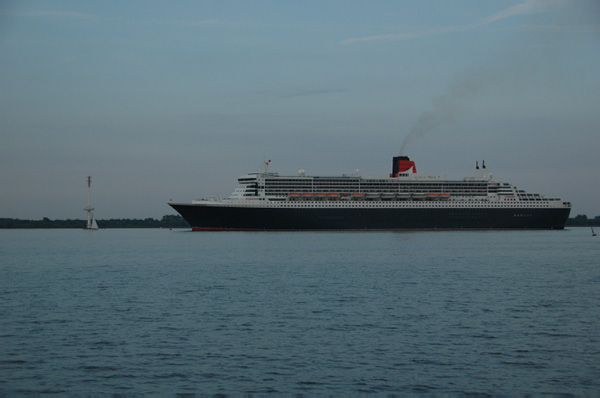 Elbe Queen Mary 2_31