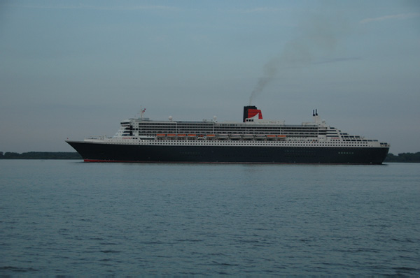 Elbe Queen Mary 2_34