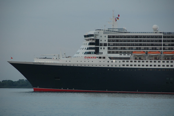 Elbe Queen Mary 2_35