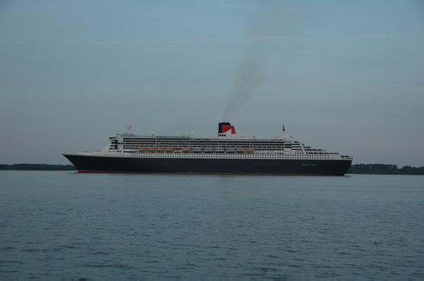 Elbe Queen Mary 2_36