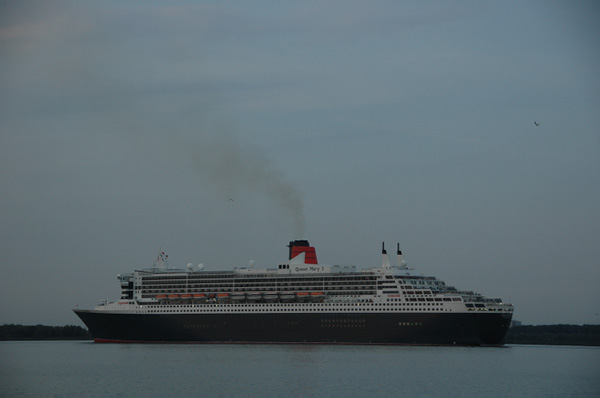 Elbe Queen Mary 2_42