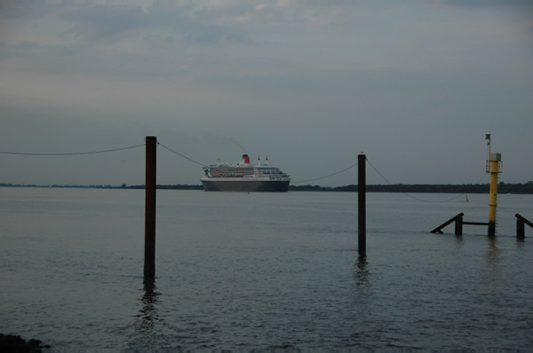 Elbe Queen Mary 2_47